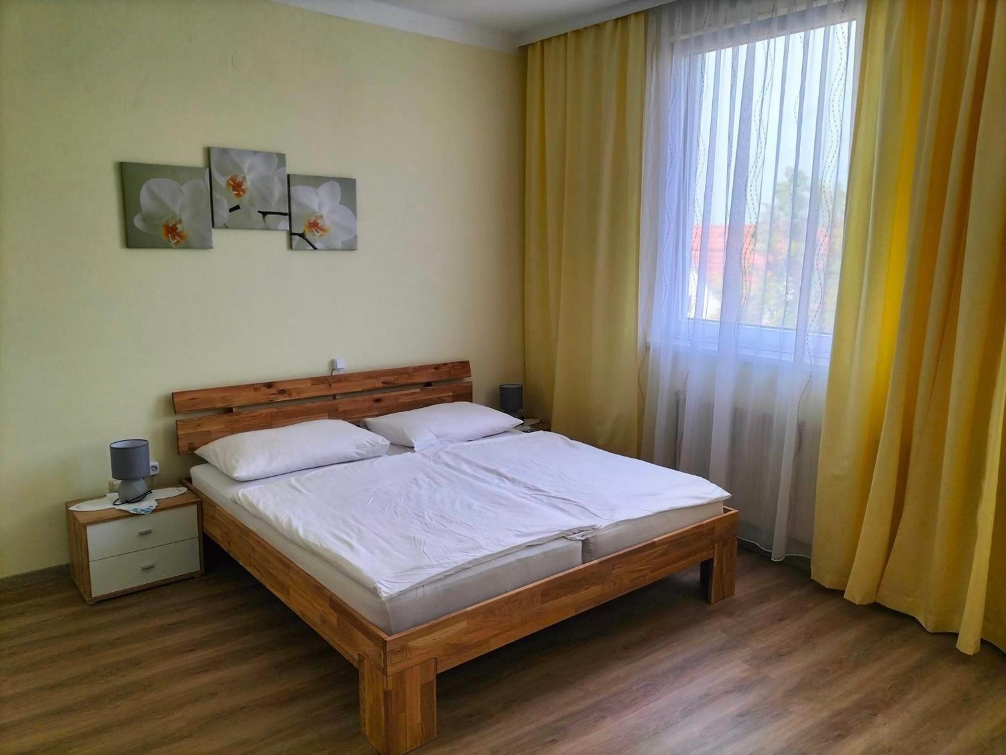 Pension Eder Bruck an der Leitha Exterior foto